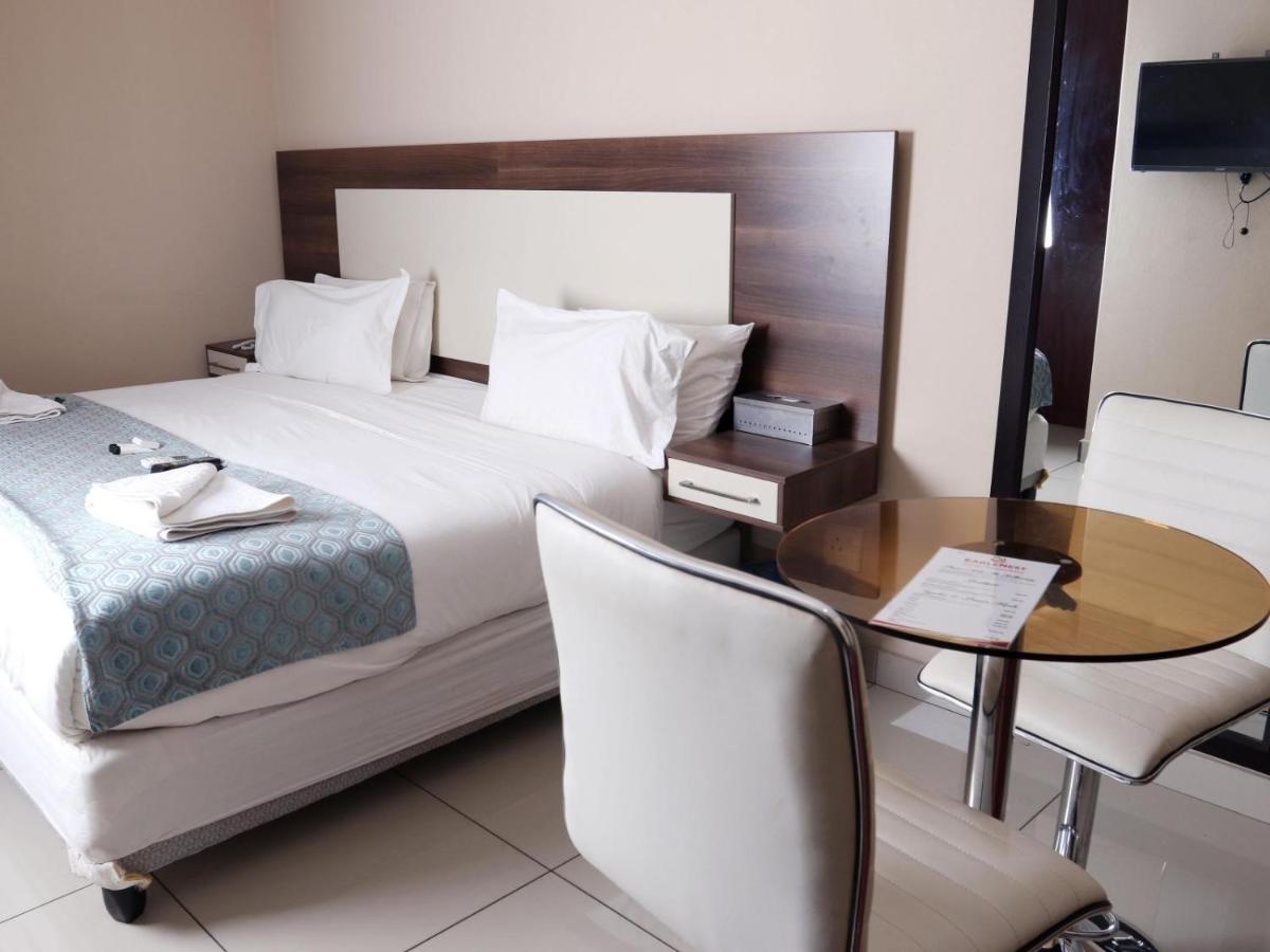 Eagle Nest Luxury Accommodation Roodepoort Exteriör bild