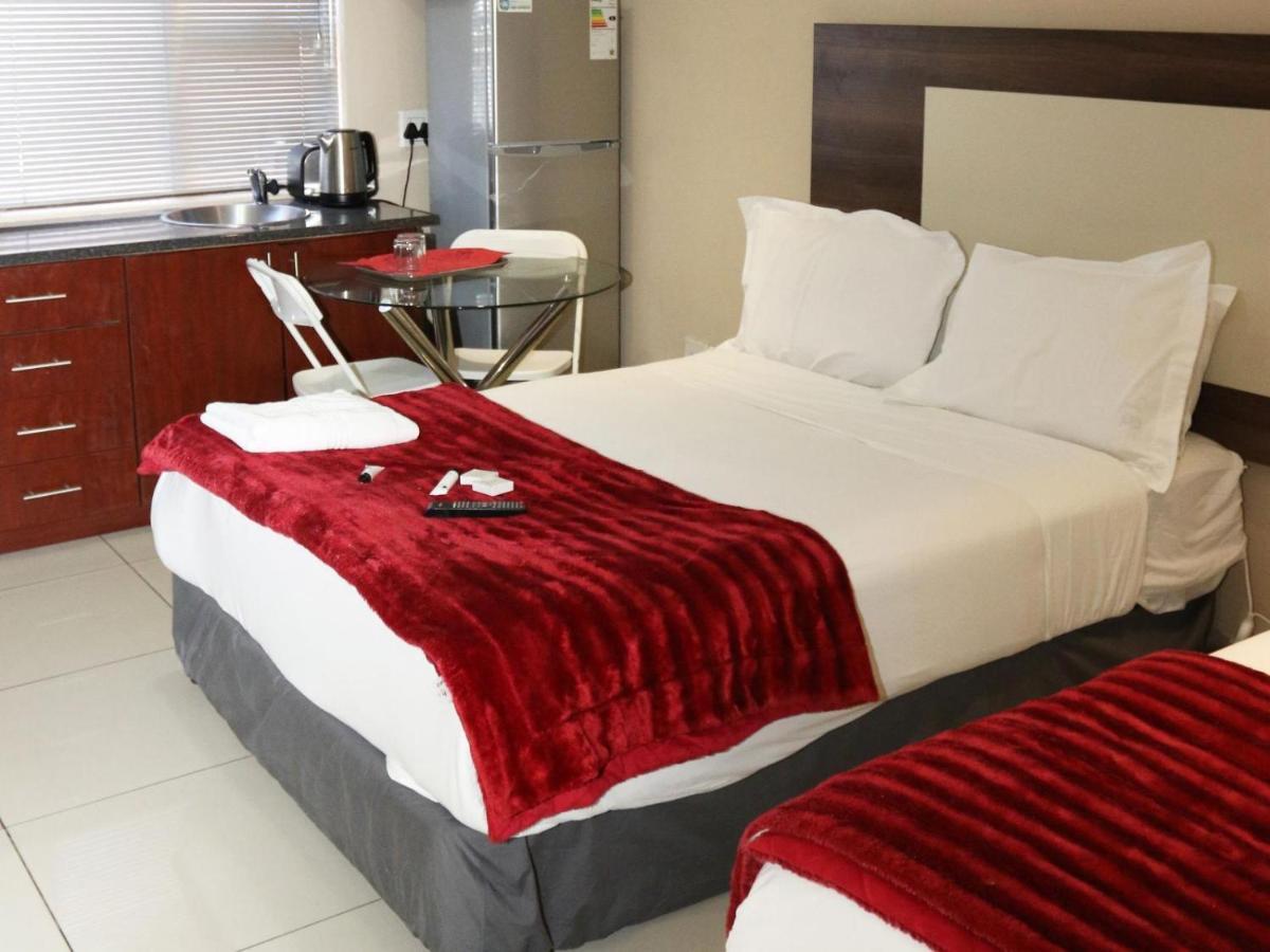 Eagle Nest Luxury Accommodation Roodepoort Exteriör bild