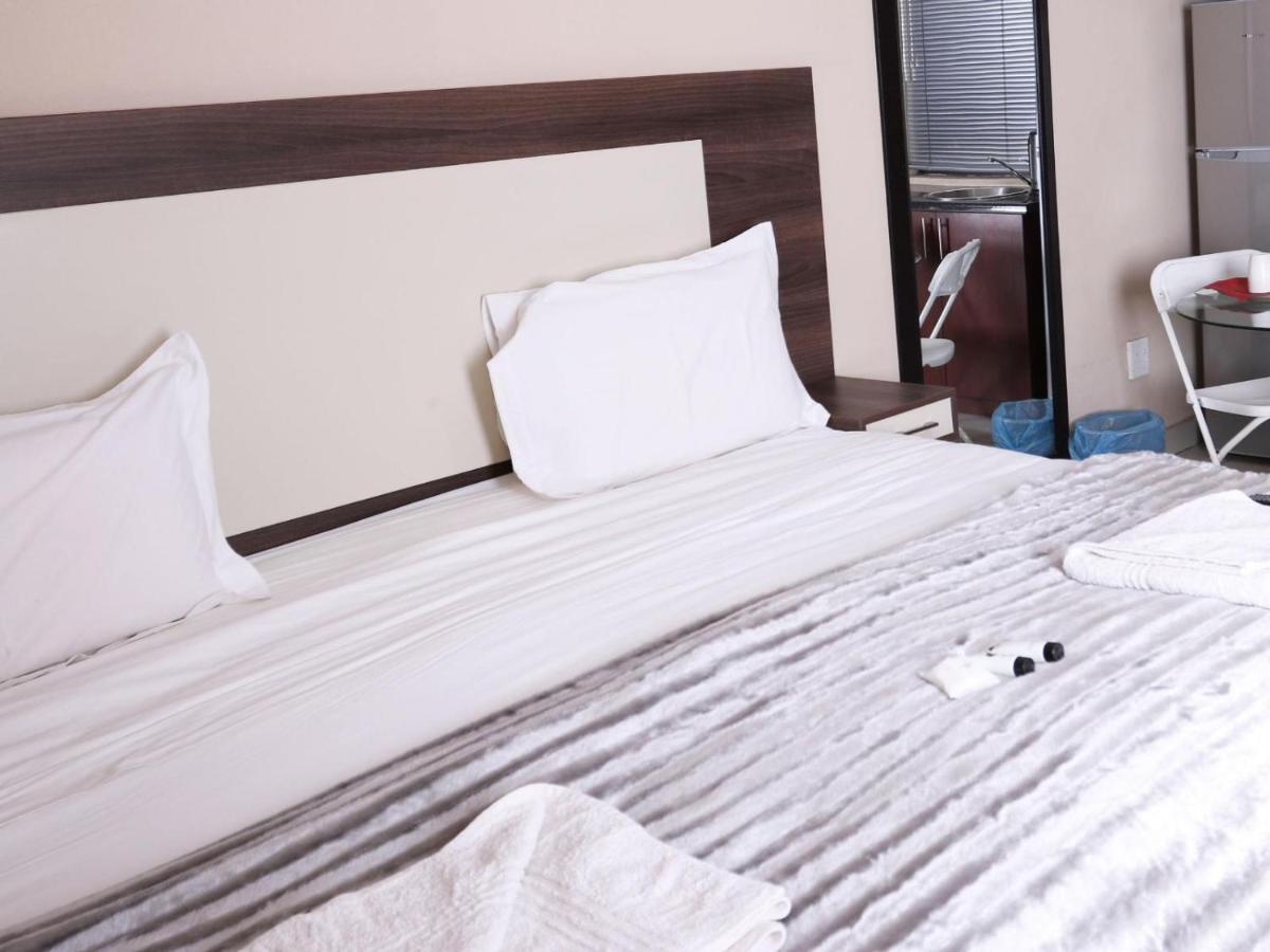 Eagle Nest Luxury Accommodation Roodepoort Exteriör bild