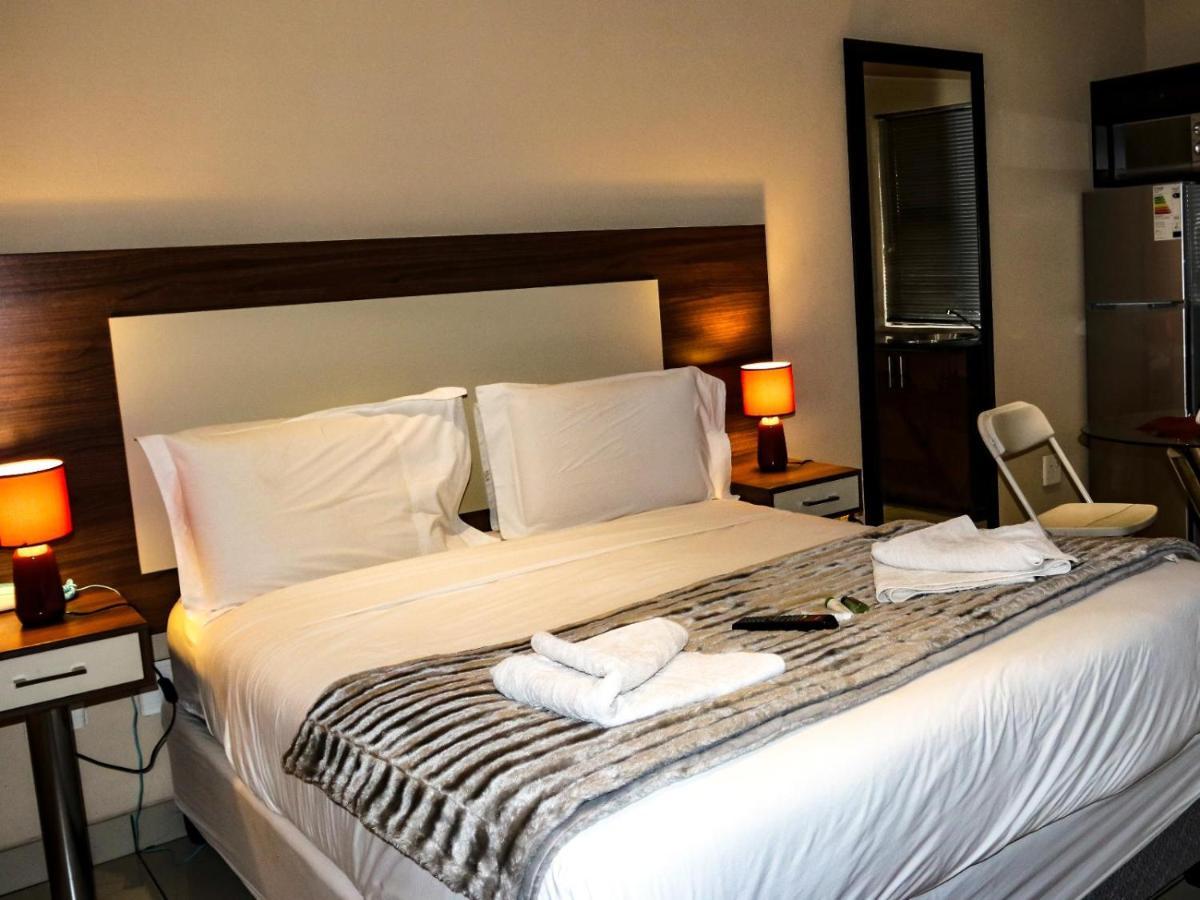 Eagle Nest Luxury Accommodation Roodepoort Exteriör bild