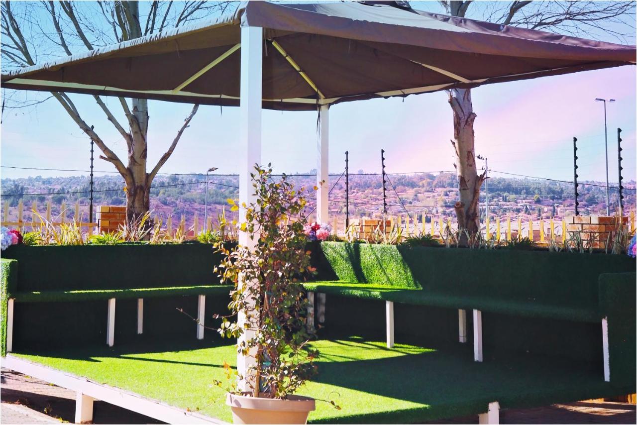 Eagle Nest Luxury Accommodation Roodepoort Exteriör bild