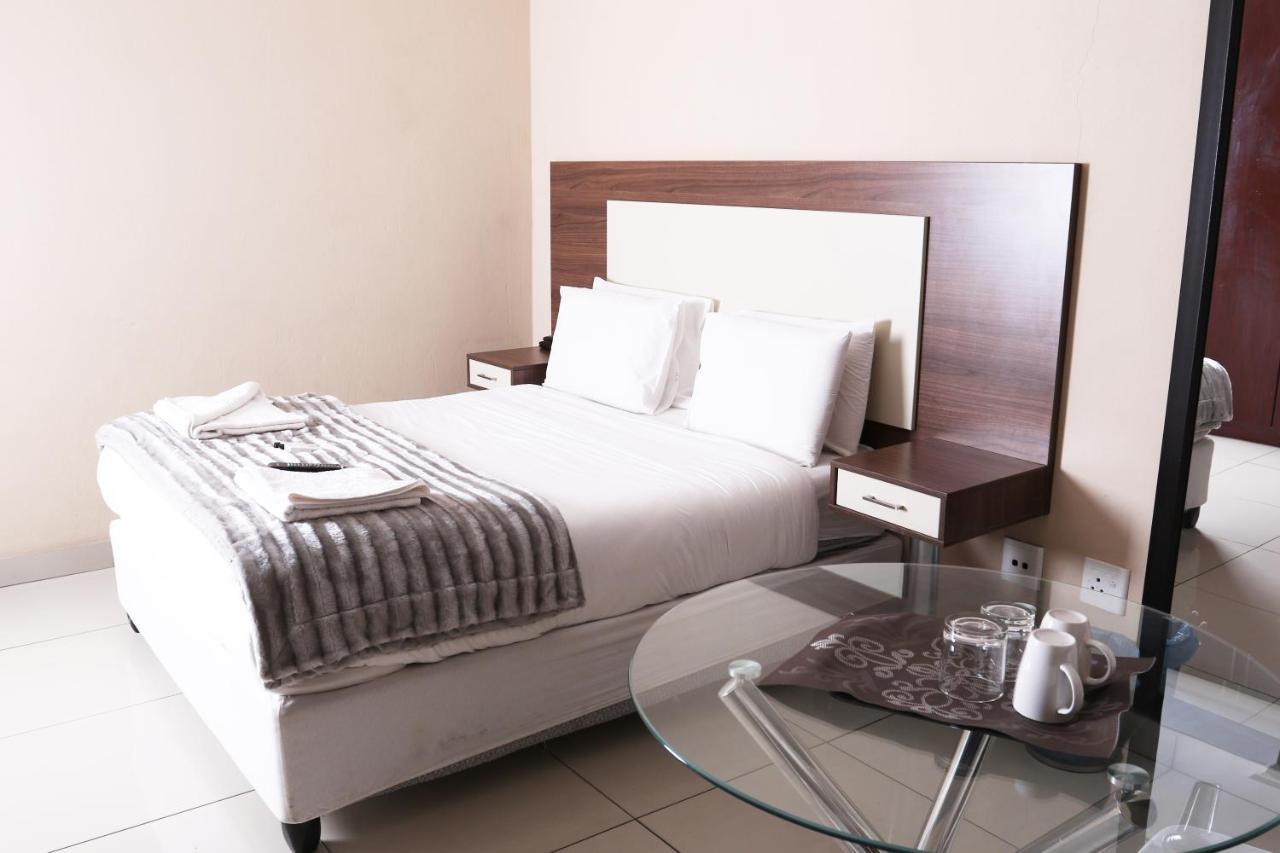 Eagle Nest Luxury Accommodation Roodepoort Exteriör bild