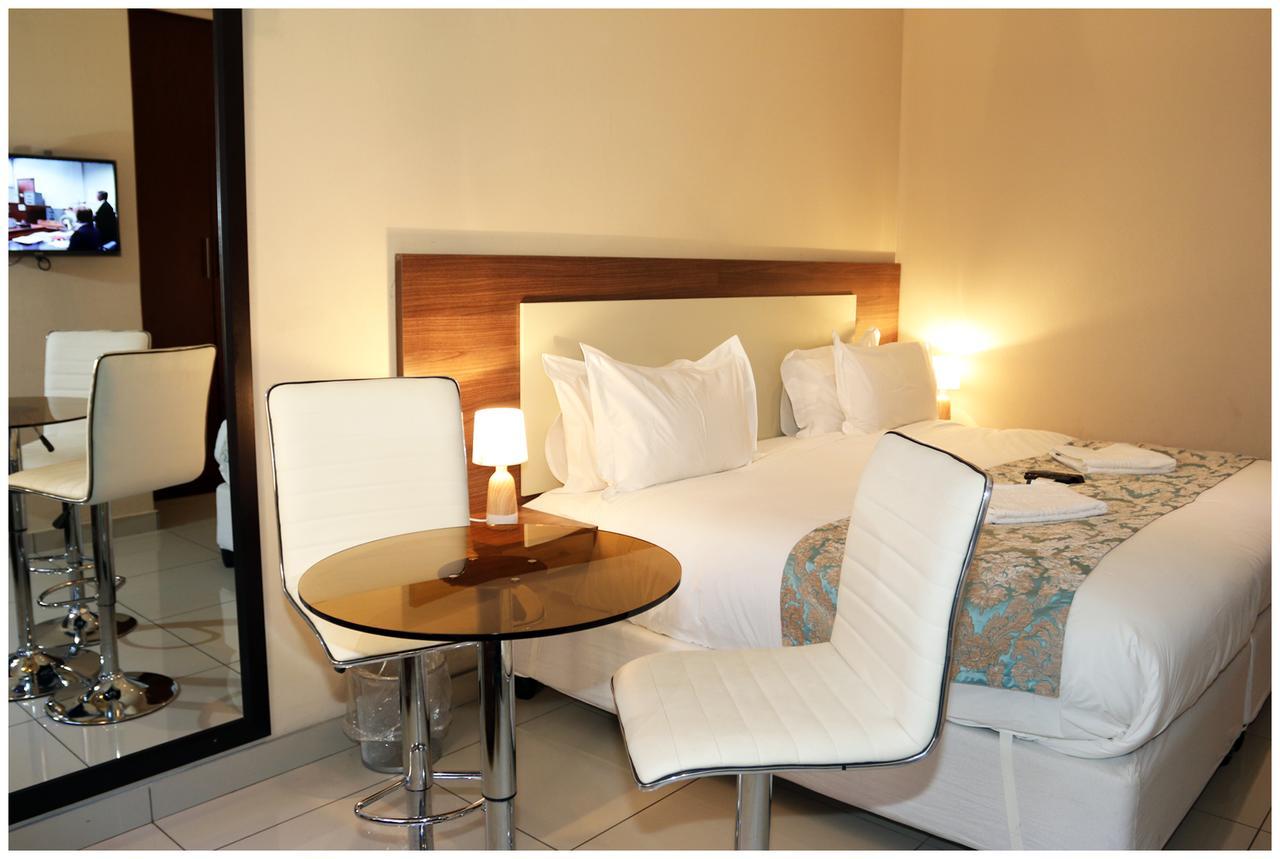 Eagle Nest Luxury Accommodation Roodepoort Exteriör bild